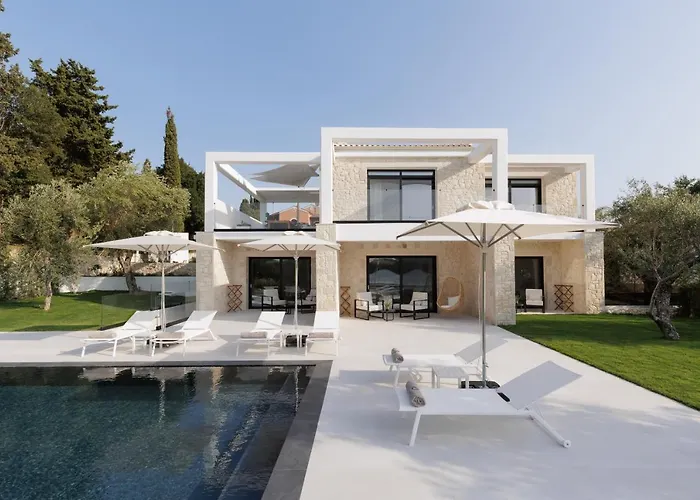 Luxurious Villa Trinity